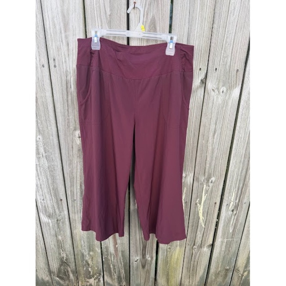 Athleisure Gorpcore St. Johns Bay Active Pants L Burgundy Cropped Wide Leg